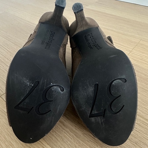 Pedro Garcia Suede Peep-toe Booties *EXCELLENT condition* - Picture 8 of 11